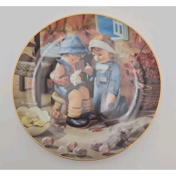 Lot of 3 Hummel Little Companions Plates Danbury Mint 23kt Gold Trim Porcelain - Picture 5 of 8